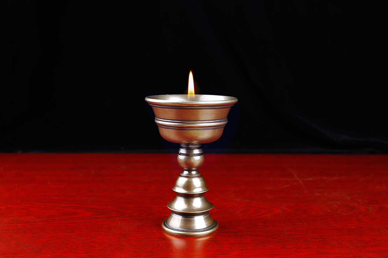 超簡單四部修圖-- 酥油燈座