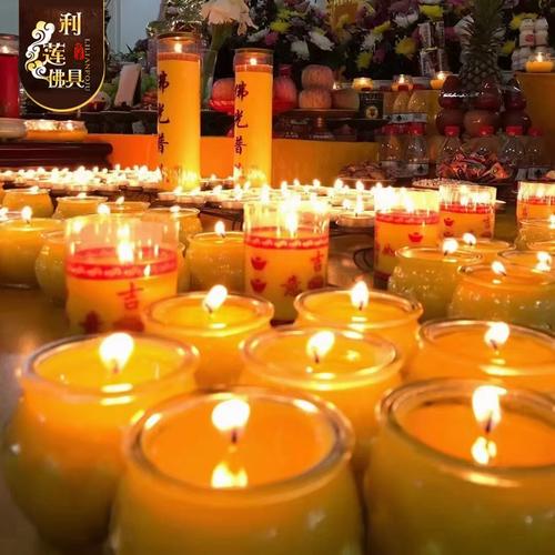 蓮花酥油燈與酥油蠟燭 傳統與實用的完美結合